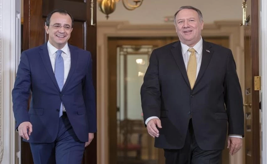 Στην Κύπρο ο Μ. Πομπέο: Αναμένεται να υπογραφεί διμερής συμφωνία για άρση εμπάργκο όπλων – Συναντήσεις με ΠτΔ, ΥΠΕΞ και Ακιντζί